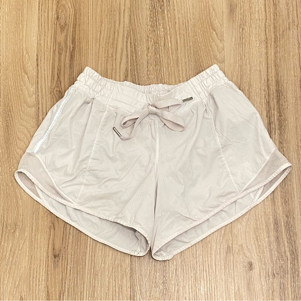 Lululemon hotty hot shorts size 4 white purple gray